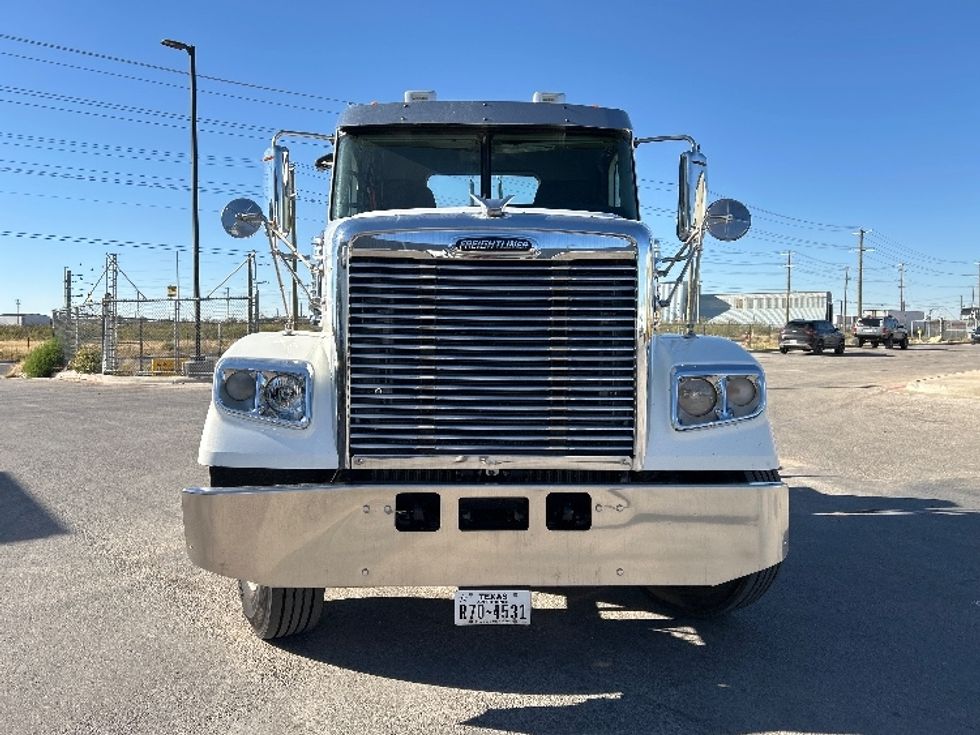 2020 Freightliner SD122 photo 2