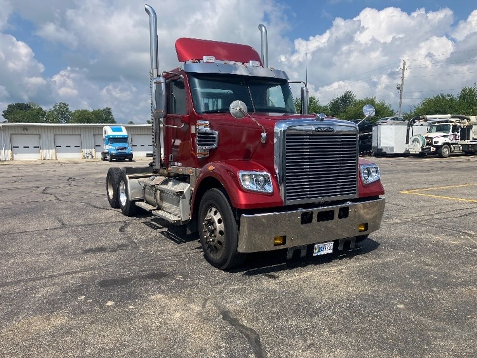 Day Cab Tractor-Heavy Duty Tractors-Freightliner-2020-D12264SD-Piqua-OH-250,251\n\t\tmiles-$ 61,250 - Image 1