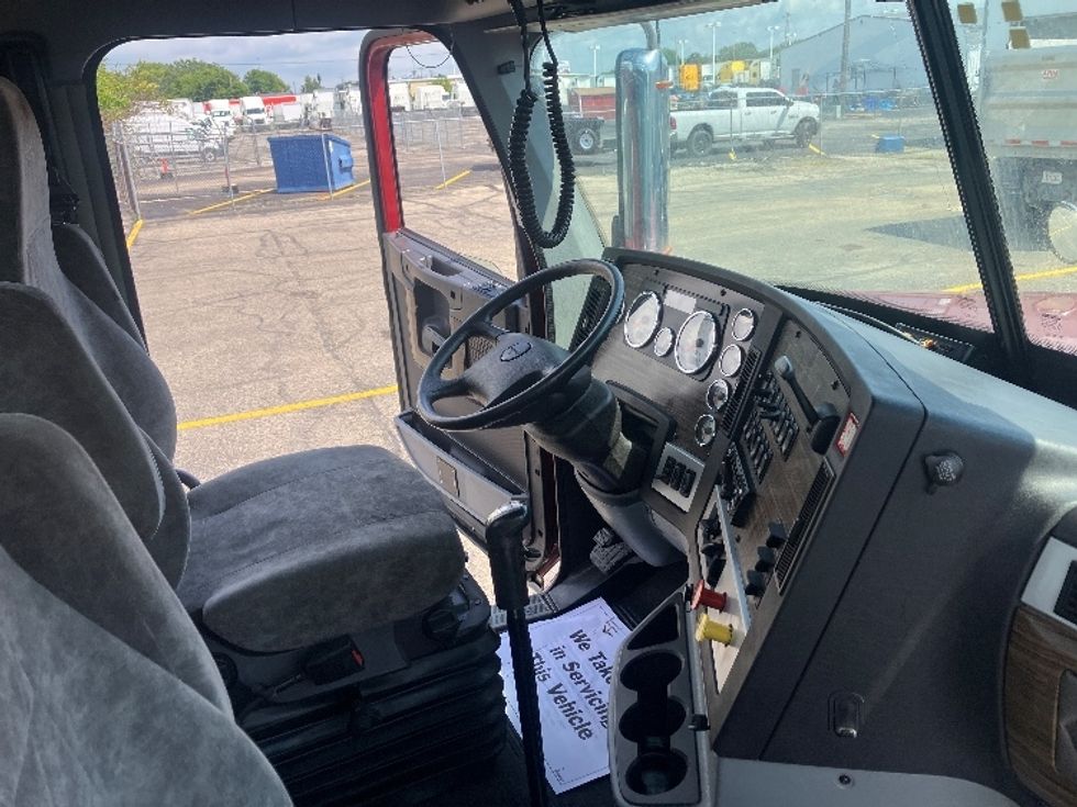 Day Cab Tractor-Heavy Duty Tractors-Freightliner-2020-D12264SD-Piqua-OH-250,251\n\t\tmiles-$ 61,250 - Image 14