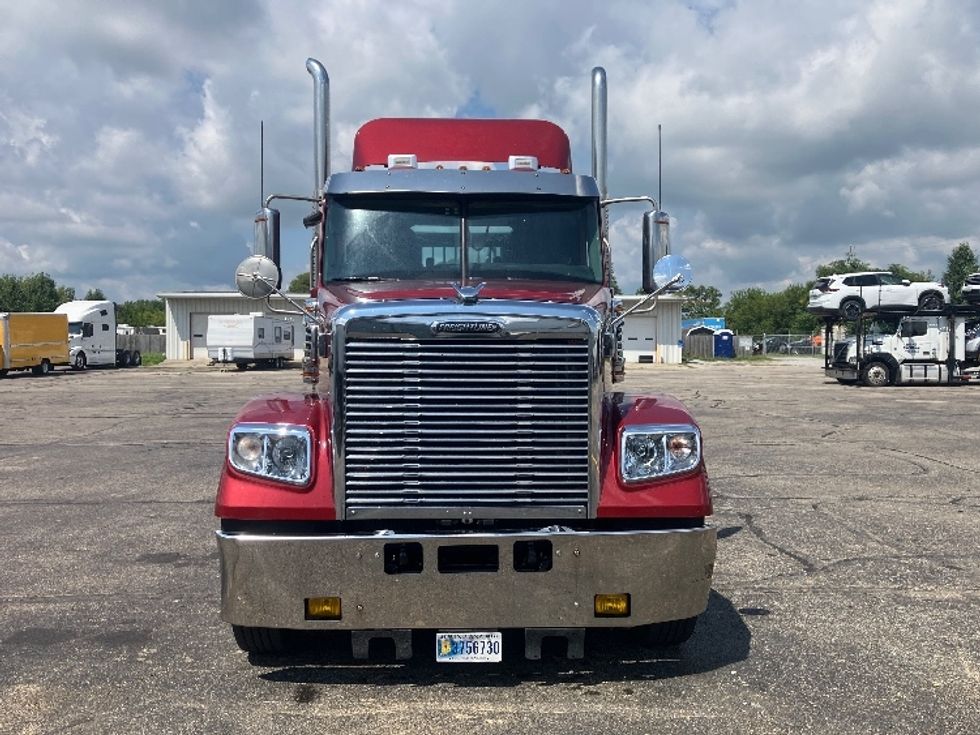 Day Cab Tractor-Heavy Duty Tractors-Freightliner-2020-D12264SD-Piqua-OH-250,251\n\t\tmiles-$ 61,250 - Image 2
