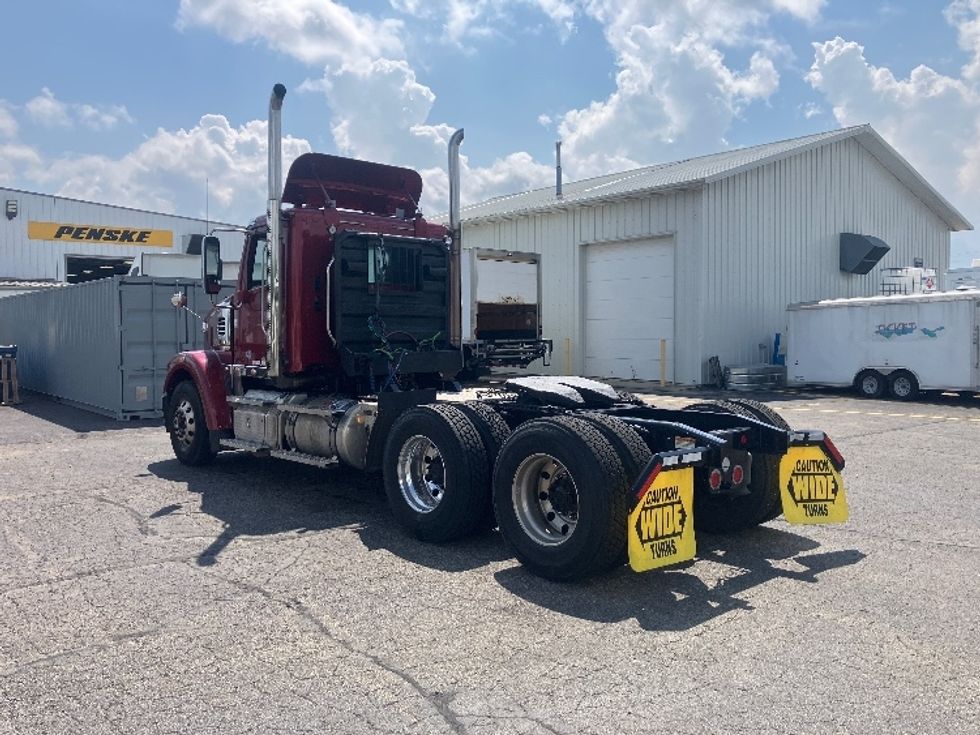 Day Cab Tractor-Heavy Duty Tractors-Freightliner-2020-D12264SD-Piqua-OH-250,251\n\t\tmiles-$ 61,250 - Image 5
