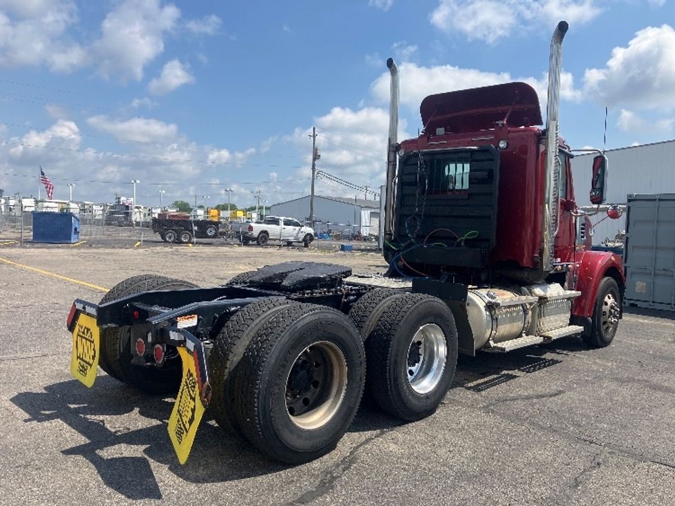 Day Cab Tractor-Heavy Duty Tractors-Freightliner-2020-D12264SD-Piqua-OH-250,251\n\t\tmiles-$ 61,250 - Image 7