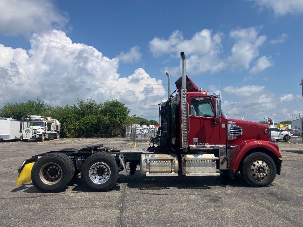 Day Cab Tractor-Heavy Duty Tractors-Freightliner-2020-D12264SD-Piqua-OH-250,251\n\t\tmiles-$ 61,250 - Image 8