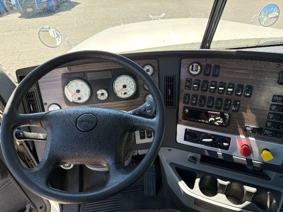 Day Cab Tractor-Heavy Duty Tractors-Freightliner-2020-D12264SD-Portland-OR-357,526\n\t\tmiles-$ 69,000 - Image 11