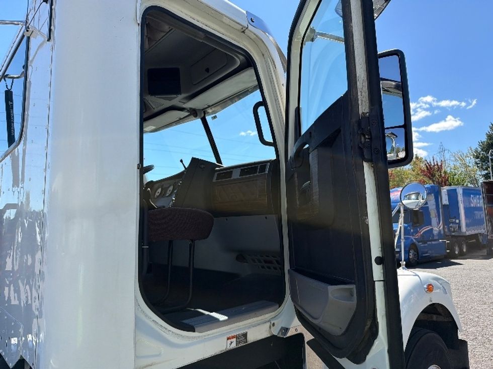 Day Cab Tractor-Heavy Duty Tractors-Freightliner-2020-D12264SD-Portland-OR-357,526\n\t\tmiles-$ 69,000 - Image 12