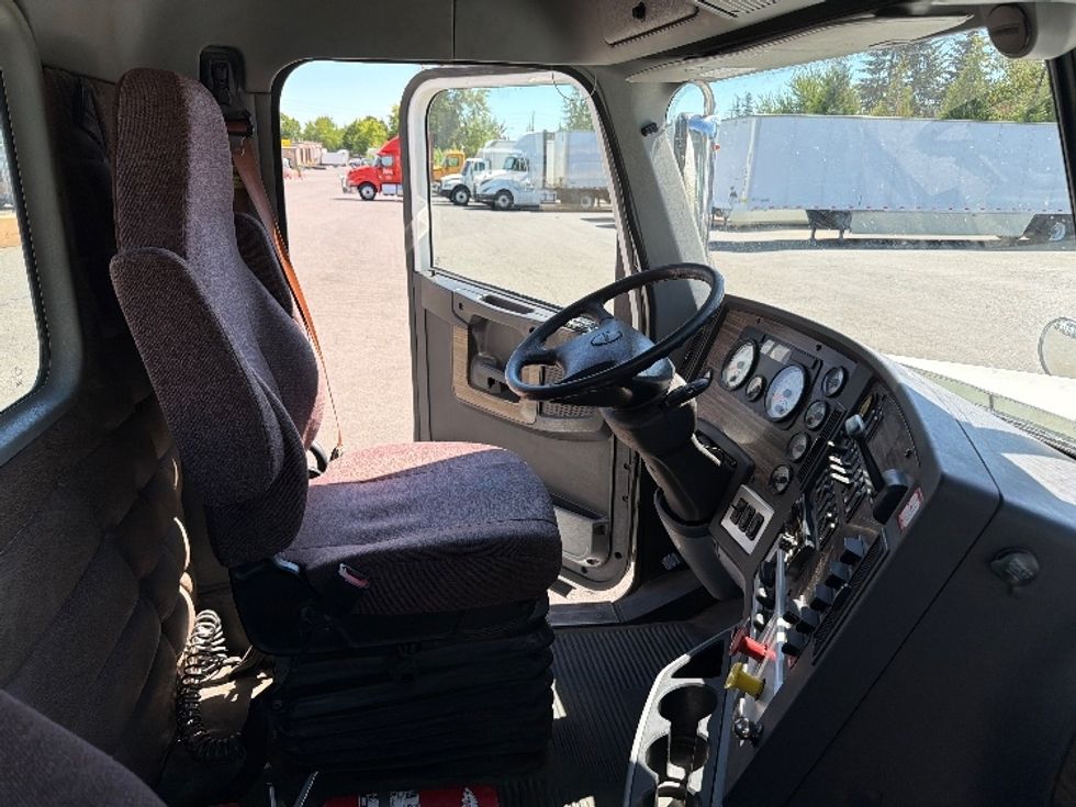 Day Cab Tractor-Heavy Duty Tractors-Freightliner-2020-D12264SD-Portland-OR-357,526\n\t\tmiles-$ 69,000 - Image 14