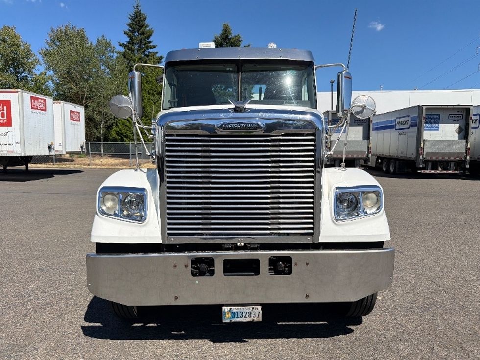 Day Cab Tractor-Heavy Duty Tractors-Freightliner-2020-D12264SD-Portland-OR-357,526\n\t\tmiles-$ 69,000 - Image 2