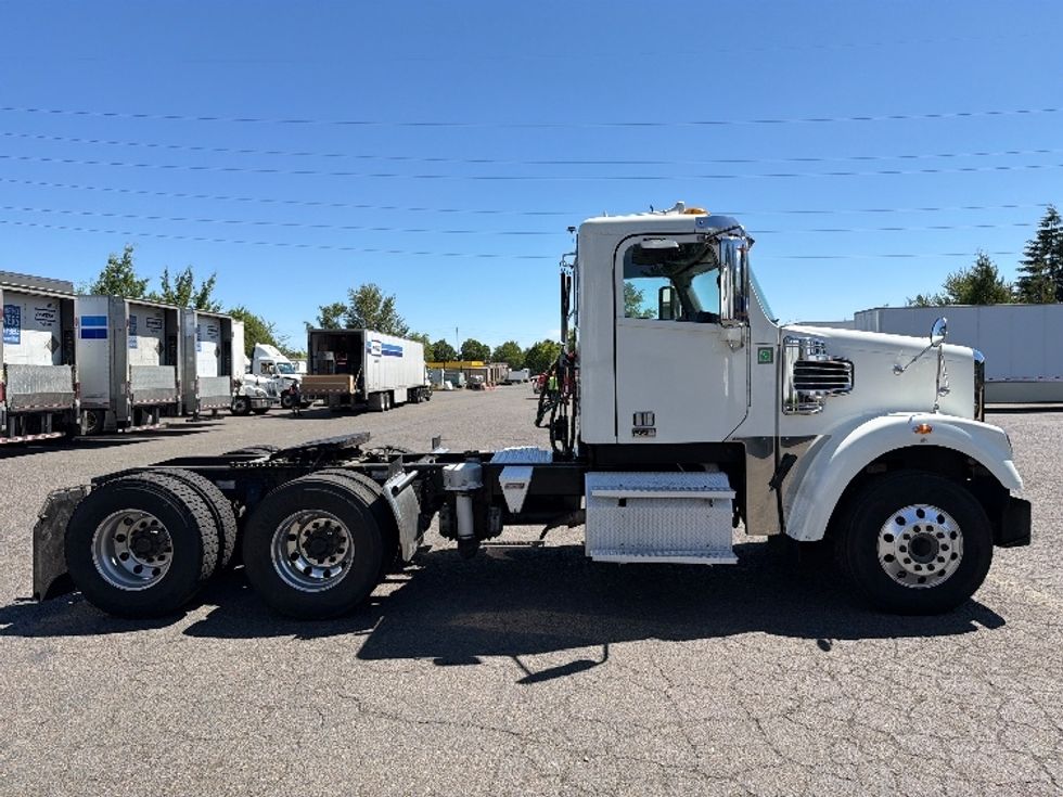 Day Cab Tractor-Heavy Duty Tractors-Freightliner-2020-D12264SD-Portland-OR-357,526\n\t\tmiles-$ 69,000 - Image 8
