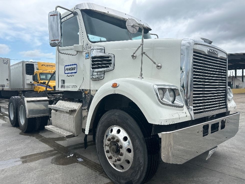 Day Cab Tractor-Heavy Duty Tractors-Freightliner-2020-D12264SD-Round Rock-TX-237,711\n\t\tmiles-$ 87,250 - Image 1