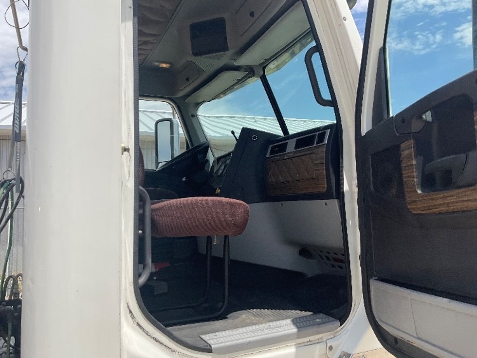 Day Cab Tractor-Heavy Duty Tractors-Freightliner-2020-D12264SD-Round Rock-TX-237,711\n\t\tmiles-$ 87,250 - Image 12