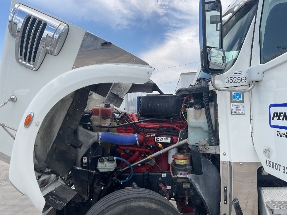 Day Cab Tractor-Heavy Duty Tractors-Freightliner-2020-D12264SD-Round Rock-TX-237,711\n\t\tmiles-$ 87,250 - Image 16