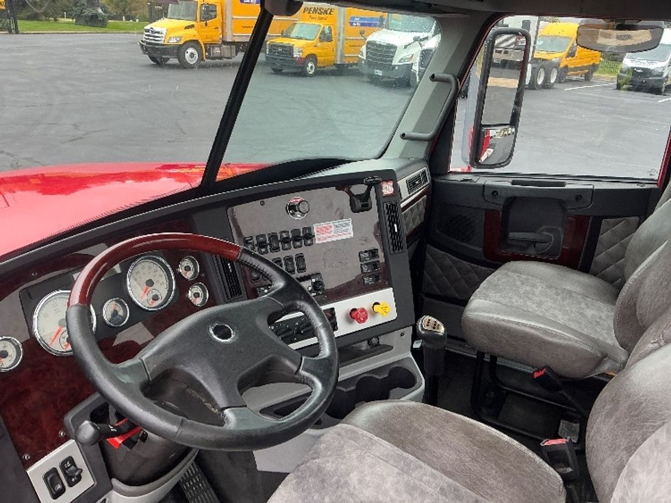 Day Cab Tractor-Heavy Duty Tractors-Freightliner-2020-D12264SD-South Bend-IN-389,250\n\t\tmiles-$ 58,250 - Image 10