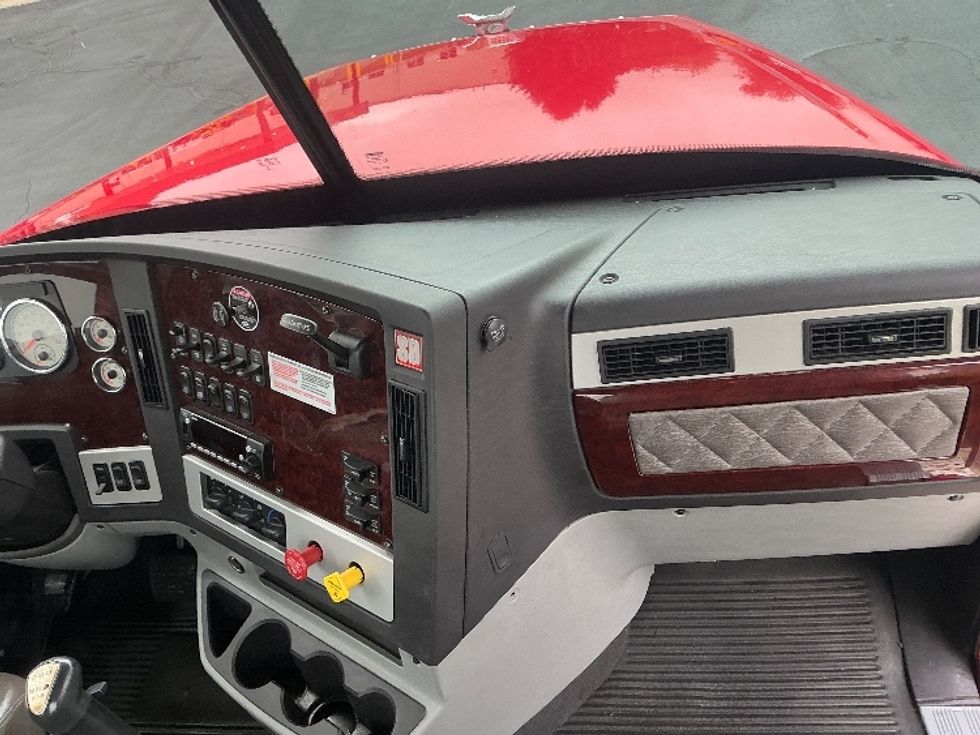 Day Cab Tractor-Heavy Duty Tractors-Freightliner-2020-D12264SD-South Bend-IN-389,250\n\t\tmiles-$ 58,250 - Image 13