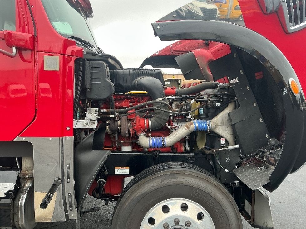 Day Cab Tractor-Heavy Duty Tractors-Freightliner-2020-D12264SD-South Bend-IN-389,250\n\t\tmiles-$ 58,250 - Image 15