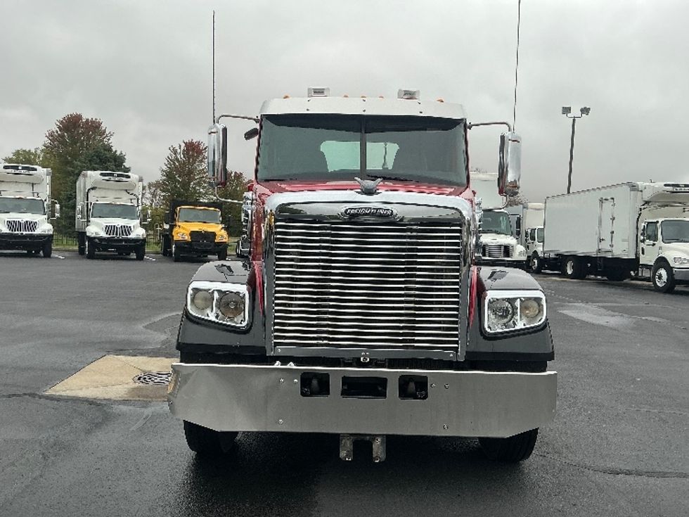 2020 Freightliner SD122 photo 2