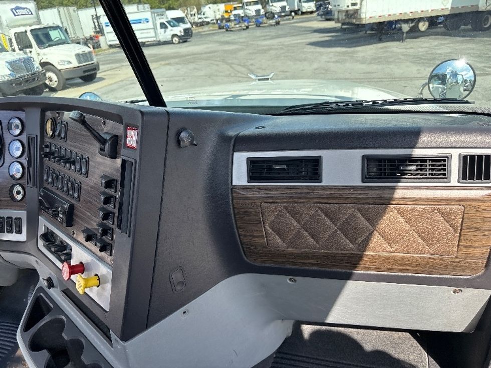 Day Cab Tractor-Heavy Duty Tractors-Freightliner-2020-D12264SD-West Columbia-SC-269,711\n\t\tmiles-$ 78,500 - Image 13