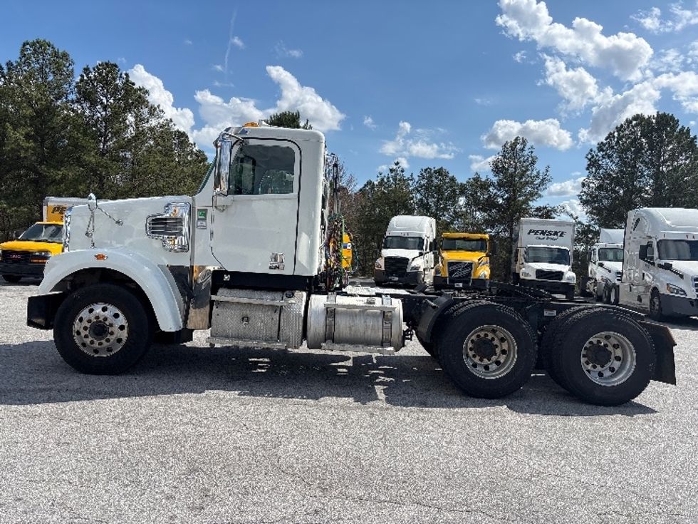Day Cab Tractor-Heavy Duty Tractors-Freightliner-2020-D12264SD-West Columbia-SC-269,711\n\t\tmiles-$ 78,500 - Image 4