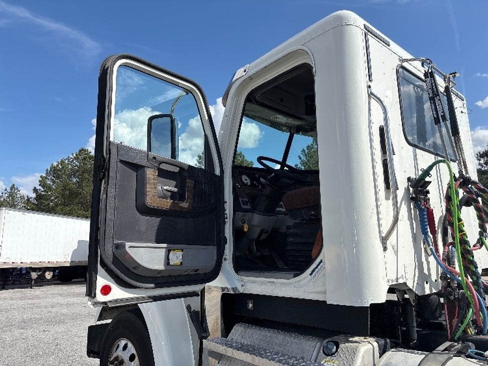 Day Cab Tractor-Heavy Duty Tractors-Freightliner-2020-D12264SD-West Columbia-SC-269,711\n\t\tmiles-$ 78,500 - Image 9