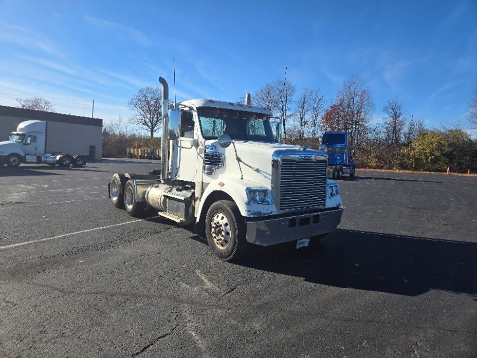 Day Cab Tractor-Heavy Duty Tractors-Freightliner-2020-D12264SD-White Deer-PA-249,377\n\t\tmiles-$ 69,750 - Image 1