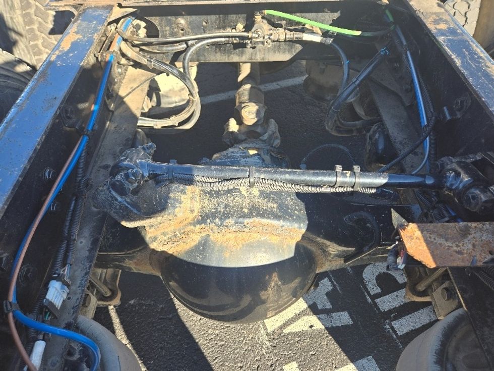 Day Cab Tractor-Heavy Duty Tractors-Freightliner-2020-D12264SD-White Deer-PA-249,377\n\t\tmiles-$ 69,750 - Image 6