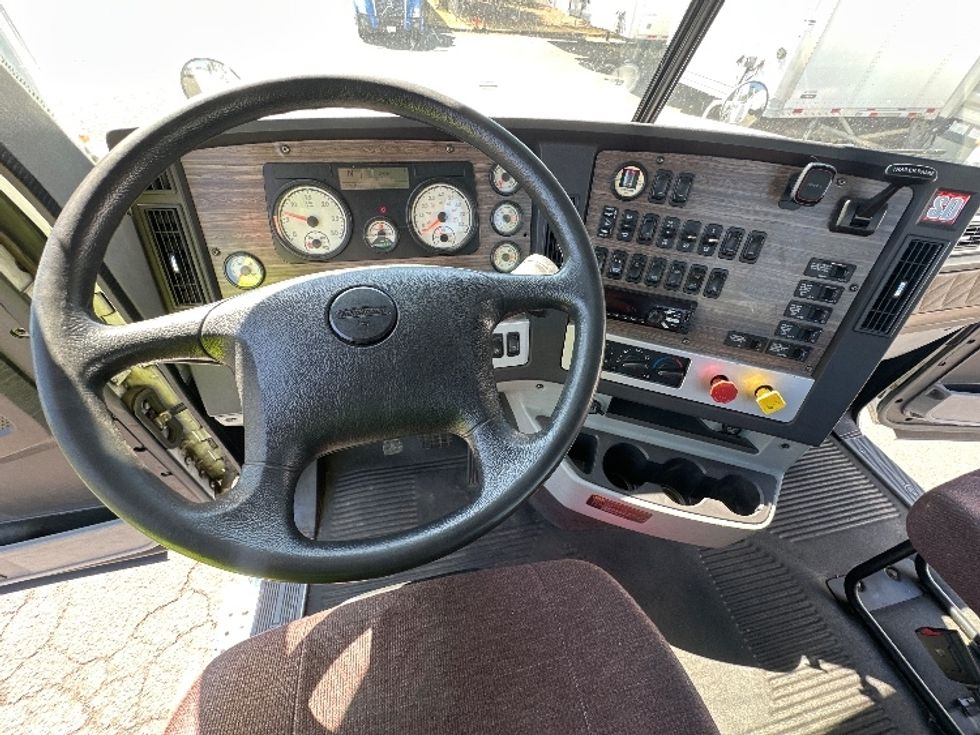 Day Cab Tractor-Heavy Duty Tractors-Freightliner-2020-D12264SD-Wilsonville-OR-224,099\n\t\tmiles-$ 85,750 - Image 11