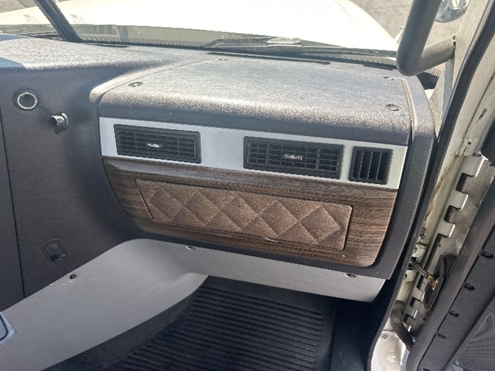 Day Cab Tractor-Heavy Duty Tractors-Freightliner-2020-D12264SD-Wilsonville-OR-224,099\n\t\tmiles-$ 85,750 - Image 13