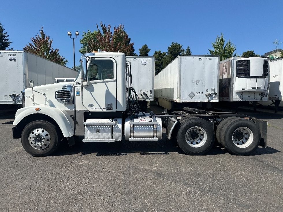Day Cab Tractor-Heavy Duty Tractors-Freightliner-2020-D12264SD-Wilsonville-OR-224,099\n\t\tmiles-$ 85,750 - Image 4