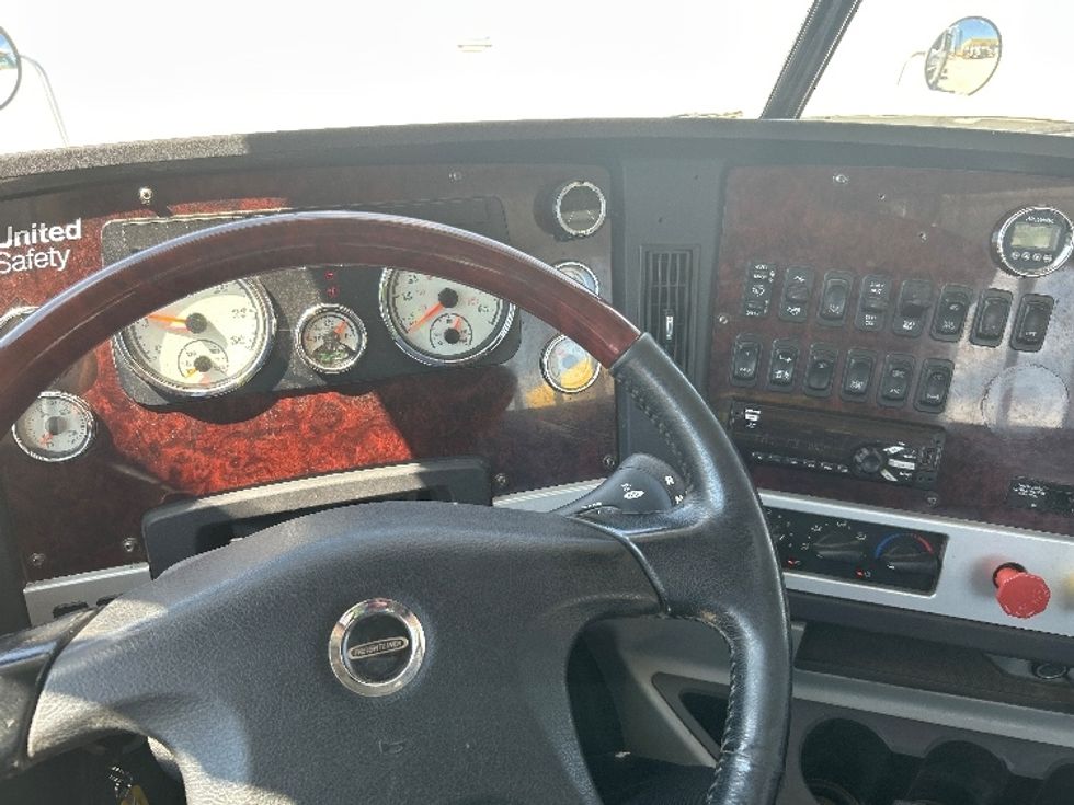 Day Cab Tractor-Heavy Duty Tractors-Freightliner-2020-D12284SD-Houston-TX-265,521\n\t\tmiles-$ 107,500 - Image 11