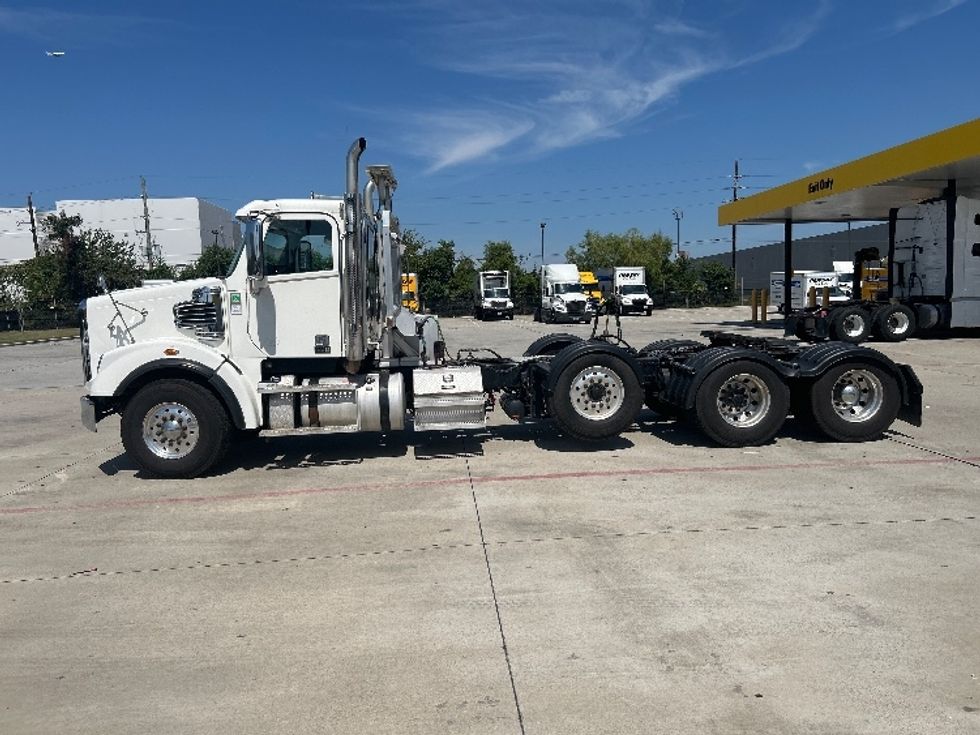 Day Cab Tractor-Heavy Duty Tractors-Freightliner-2020-D12284SD-Houston-TX-265,521\n\t\tmiles-$ 107,500 - Image 4