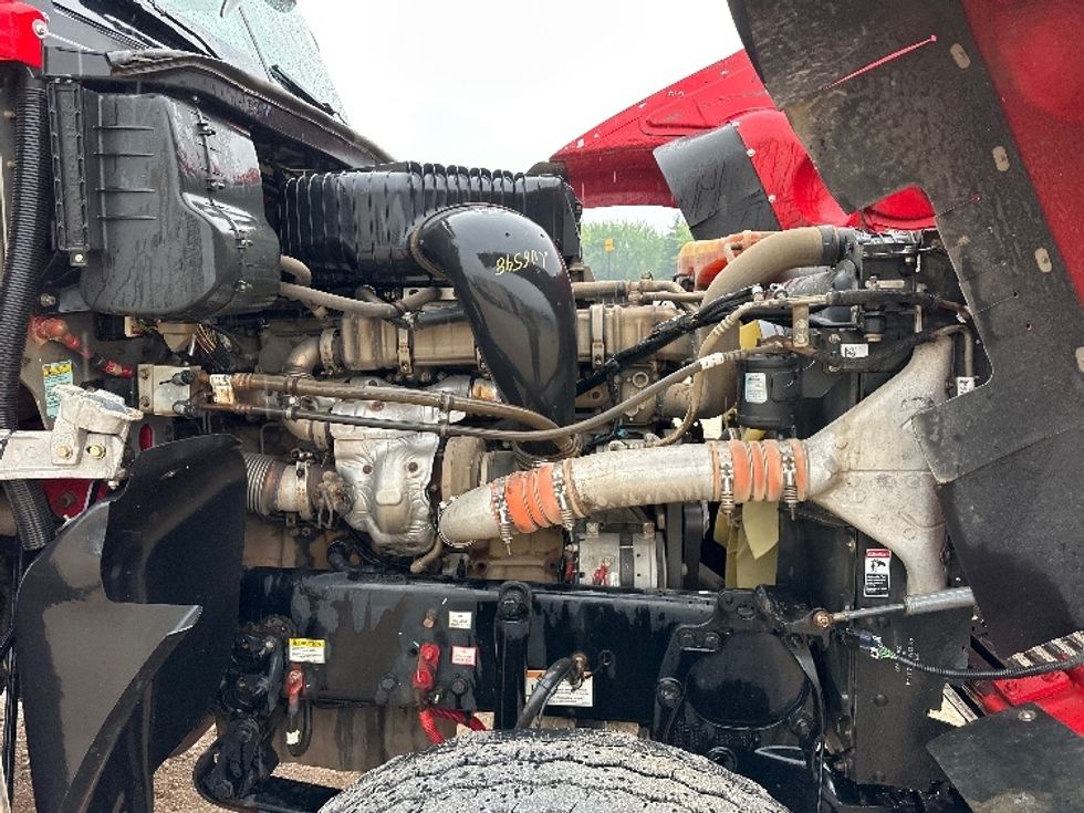 Day Cab Tractor-Heavy Duty Tractors-Freightliner-2020-D12284SD-Milwaukee-WI-402,282\n\t\tmiles-$ 95,000 - Image 15