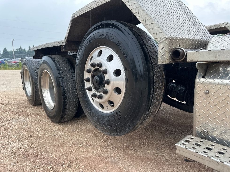 Day Cab Tractor-Heavy Duty Tractors-Freightliner-2020-D12284SD-Milwaukee-WI-402,282\n\t\tmiles-$ 95,000 - Image 19