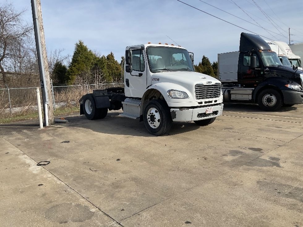 Day Cab Tractor-Heavy Duty Tractors-Freightliner-2020-M2-Bowling Green-KY-149,880\n\t\tmiles-$ 51,000 - Image 1