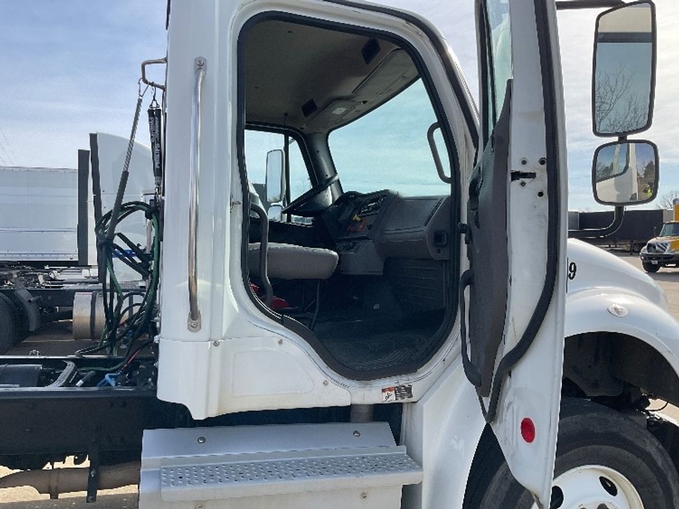 Day Cab Tractor-Heavy Duty Tractors-Freightliner-2020-M2-Bowling Green-KY-149,880\n\t\tmiles-$ 51,000 - Image 12