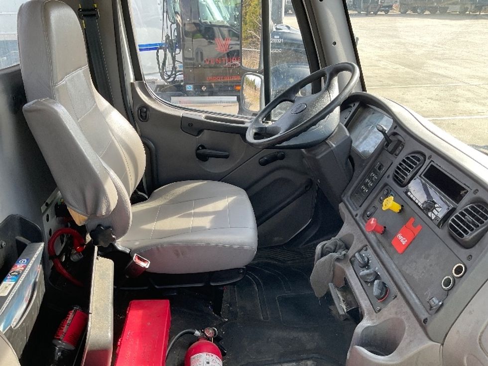 Day Cab Tractor-Heavy Duty Tractors-Freightliner-2020-M2-Bowling Green-KY-149,880\n\t\tmiles-$ 51,000 - Image 14