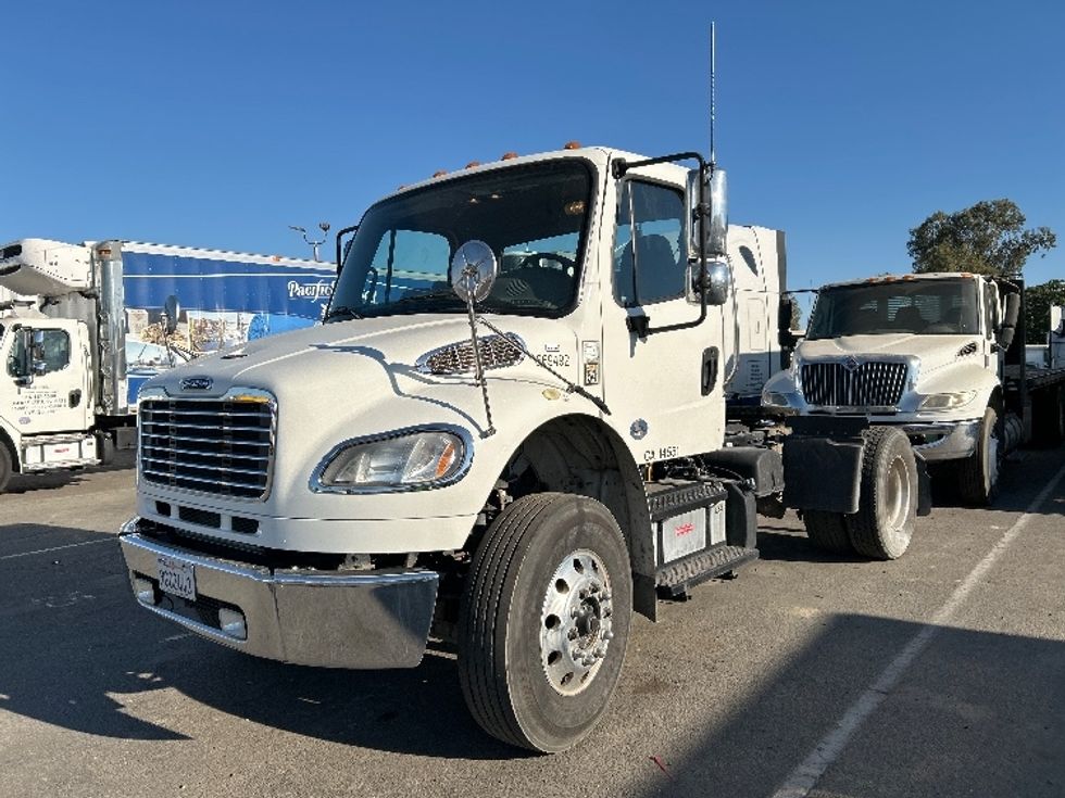 Day Cab Tractor-Heavy Duty Tractors-Freightliner-2020-M2-Fresno-CA-110,944\n\t\tmiles-$ 77,250 - Image 3