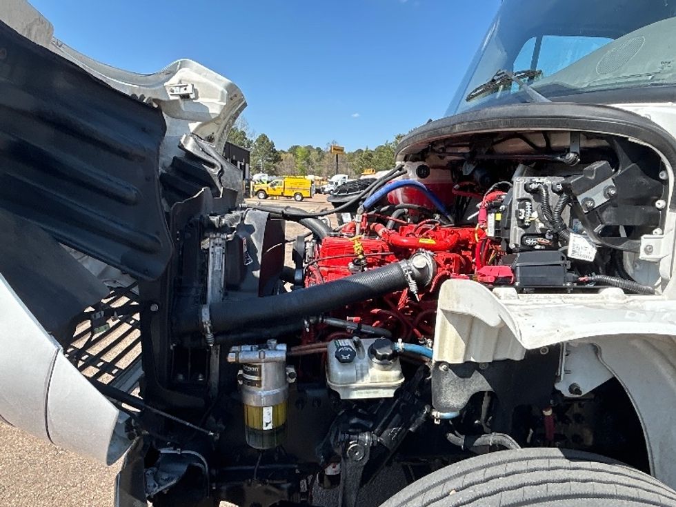 Day Cab Tractor-Heavy Duty Tractors-Freightliner-2020-M2-Jackson-MS-101,000\n\t\tmiles-$ 61,750 - Image 16