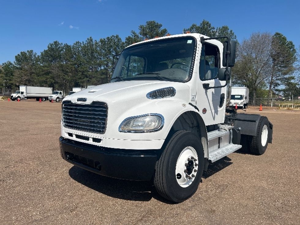 Day Cab Tractor-Heavy Duty Tractors-Freightliner-2020-M2-Jackson-MS-101,000\n\t\tmiles-$ 61,750 - Image 3