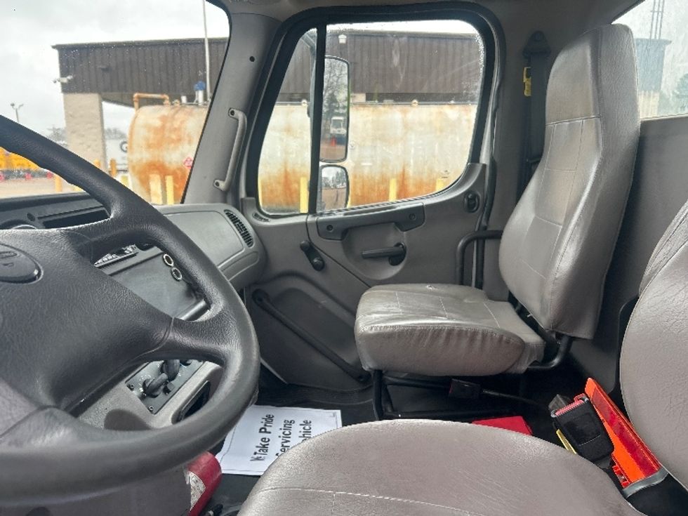 Day Cab Tractor-Heavy Duty Tractors-Freightliner-2020-M2-Jackson-MS-123,792\n\t\tmiles-$ 60,000 - Image 10