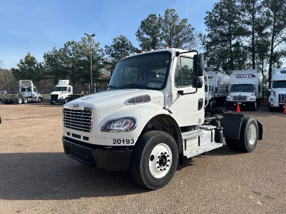 Day Cab Tractor-Heavy Duty Tractors-Freightliner-2020-M2-Jackson-MS-123,792\n\t\tmiles-$ 60,000 - Image 3