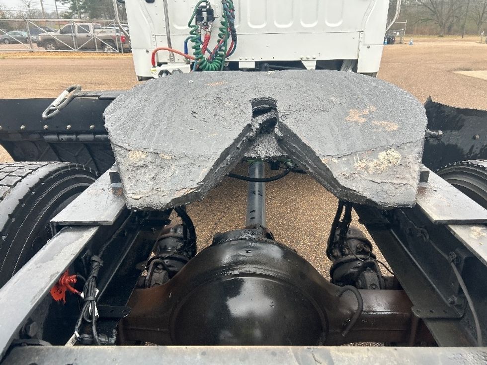 Day Cab Tractor-Heavy Duty Tractors-Freightliner-2020-M2-Jackson-MS-123,792\n\t\tmiles-$ 60,000 - Image 6