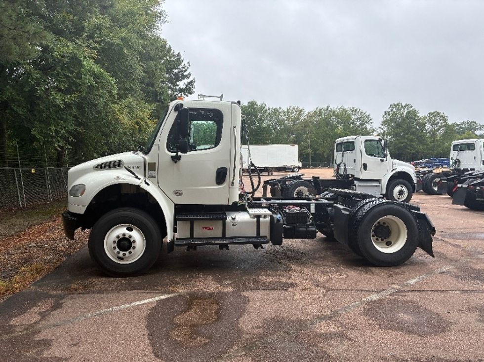 Day Cab Tractor-Heavy Duty Tractors-Freightliner-2020-M2-Jackson-MS-133,151\n\t\tmiles-$ 12,500 - Image 4