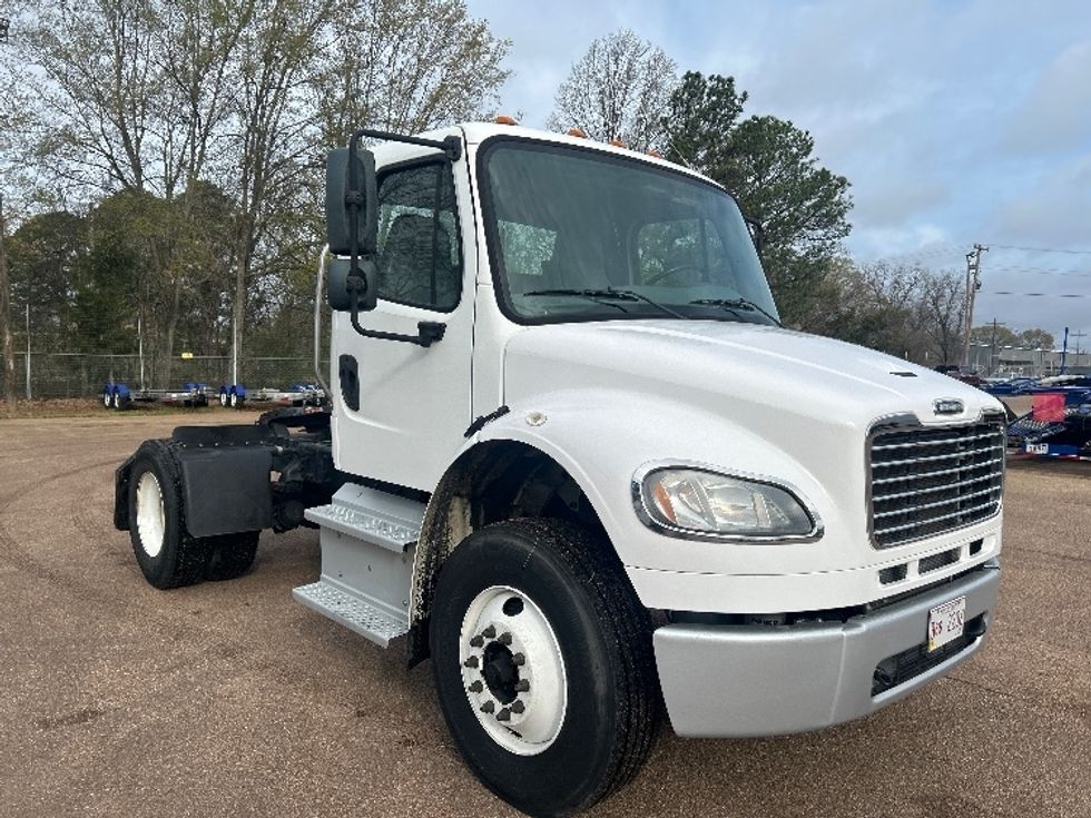 Day Cab Tractor-Heavy Duty Tractors-Freightliner-2020-M2-Jackson-MS-145,279\n\t\tmiles-$ 58,500 - Image 1
