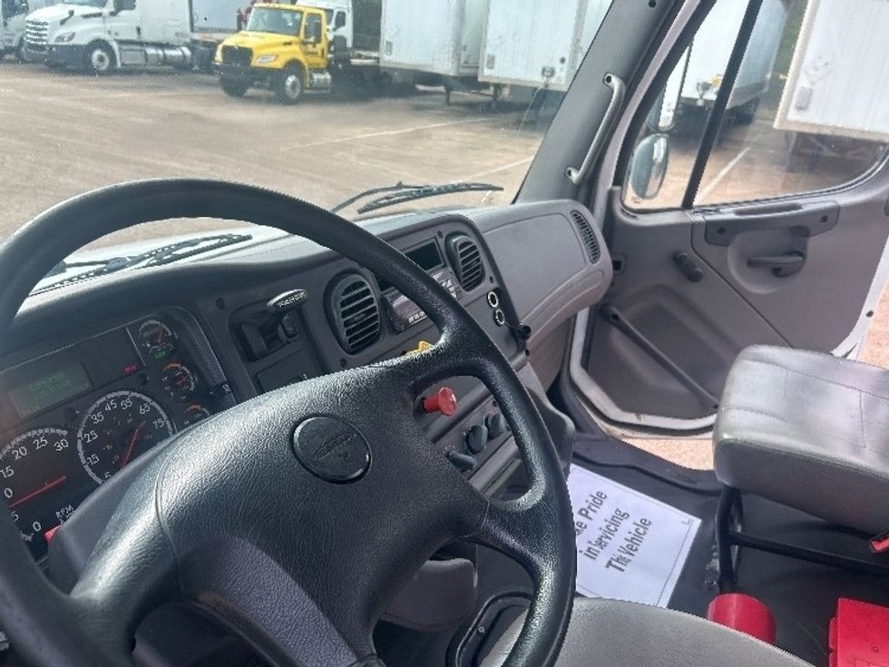 Day Cab Tractor-Heavy Duty Tractors-Freightliner-2020-M2-Jackson-MS-145,279\n\t\tmiles-$ 58,500 - Image 10