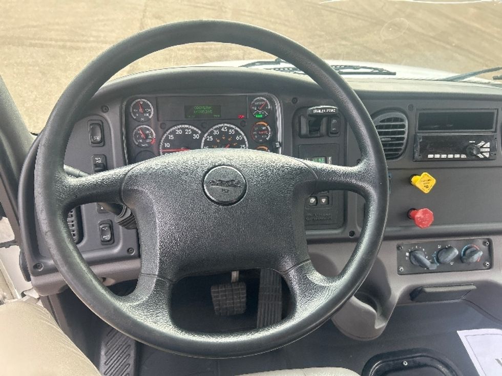 Day Cab Tractor-Heavy Duty Tractors-Freightliner-2020-M2-Jackson-MS-145,279\n\t\tmiles-$ 58,500 - Image 11