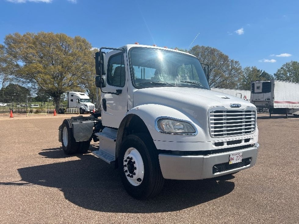 Day Cab Tractor-Heavy Duty Tractors-Freightliner-2020-M2-Jackson-MS-178,504\n\t\tmiles-$ 56,250 - Image 1