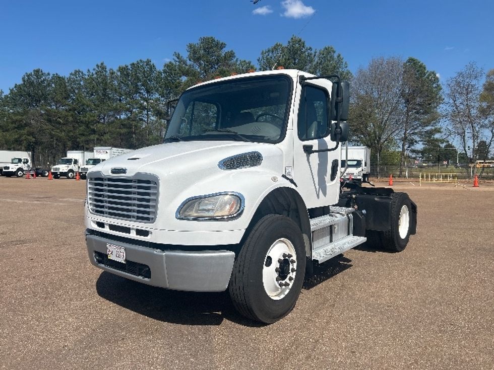 Day Cab Tractor-Heavy Duty Tractors-Freightliner-2020-M2-Jackson-MS-178,504\n\t\tmiles-$ 56,250 - Image 3