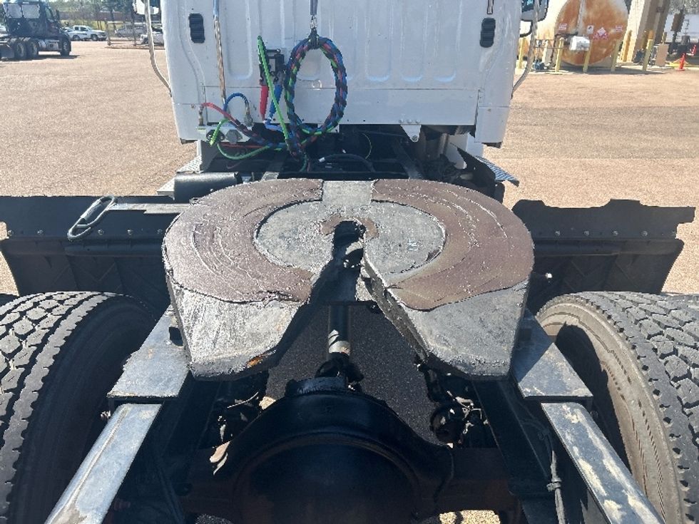 Day Cab Tractor-Heavy Duty Tractors-Freightliner-2020-M2-Jackson-MS-178,504\n\t\tmiles-$ 56,250 - Image 6