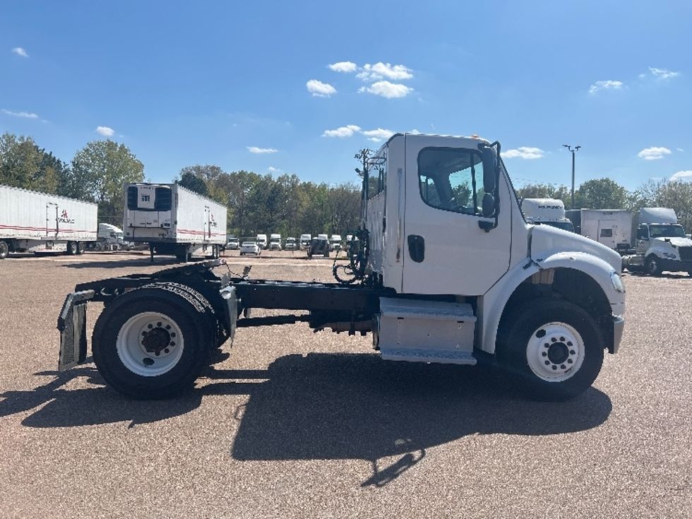 Day Cab Tractor-Heavy Duty Tractors-Freightliner-2020-M2-Jackson-MS-178,504\n\t\tmiles-$ 56,250 - Image 8