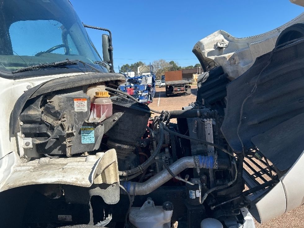 Day Cab Tractor-Heavy Duty Tractors-Freightliner-2020-M2-Jackson-MS-224,501\n\t\tmiles-$ 53,000 - Image 15