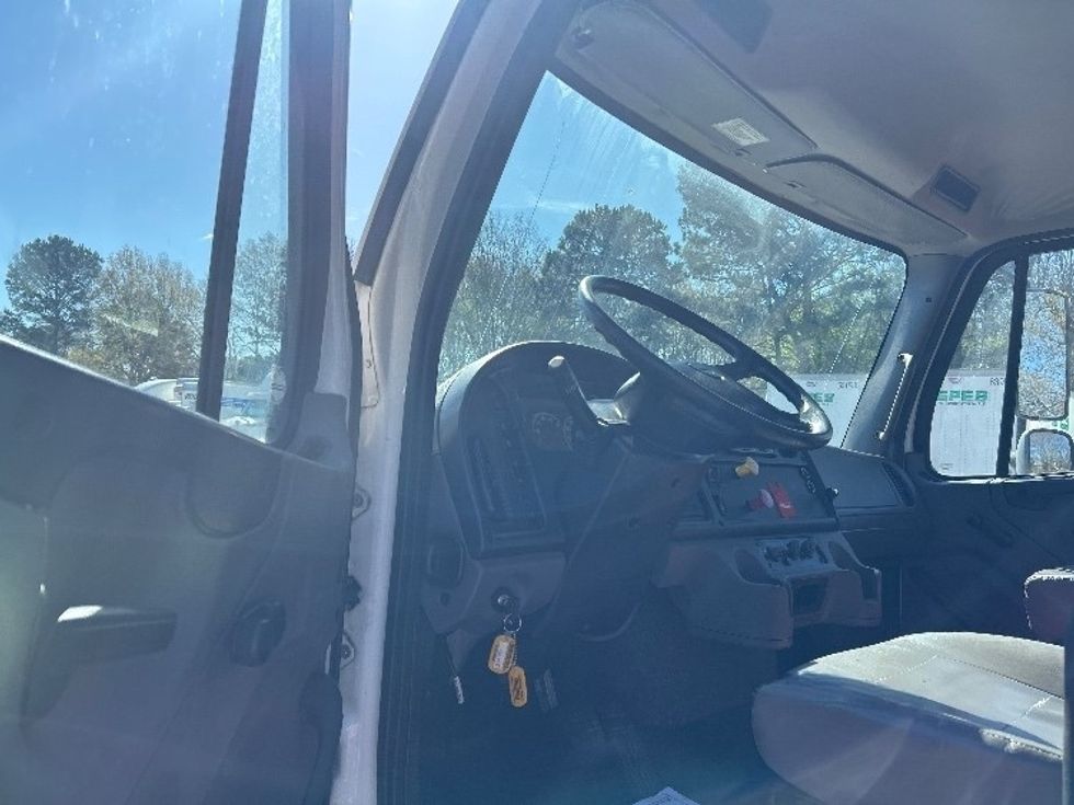 Day Cab Tractor-Heavy Duty Tractors-Freightliner-2020-M2-Jackson-MS-224,501\n\t\tmiles-$ 53,000 - Image 9